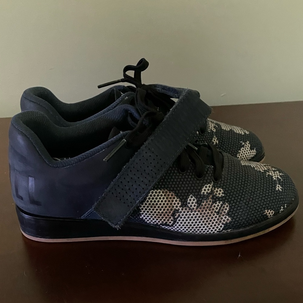NoBull Dark Floral Lifters